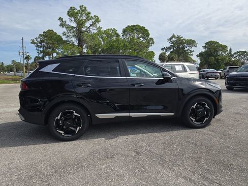 New 2026 Kia Sportage EX FWD image 9