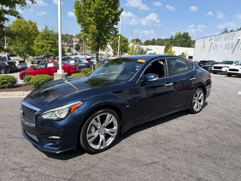 Used 2017 INFINITI Q70 3.7 w/ Sport Package RWD image 6