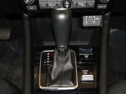 Used 2023 Jeep Compass Limited image 28