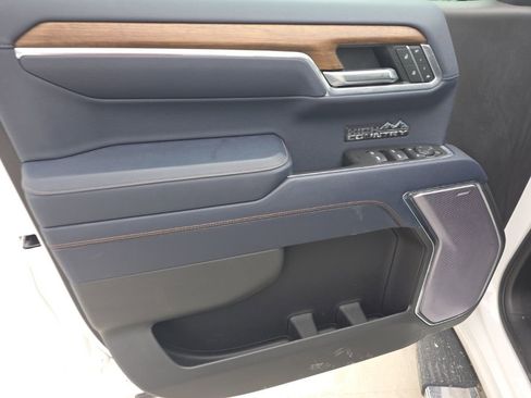 Used 2022 Chevrolet Silverado 1500 High Country w/ High Country Premium Package image 10