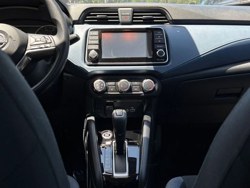 Used 2025 Nissan Versa SV FWD image 17