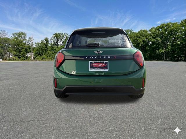 Used 2025 MINI Cooper S FWD image 7