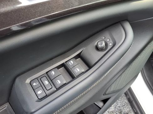 Certified 2023 Jeep Grand Cherokee Altitude AWD/4WD image 7