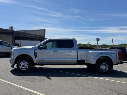 Used 2024 Ford F350 Platinum AWD/4WD image 7