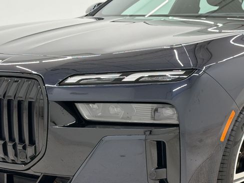 Used 2023 BMW 740i RWD image 12