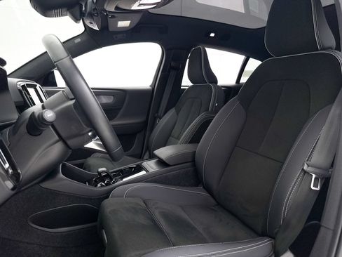 Used 2023 Volvo C40 P8 Recharge Ultimate AWD/4WD image 18