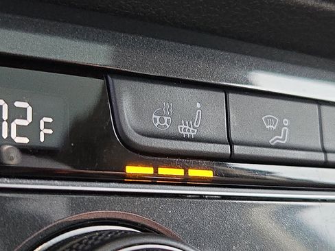 Used 2021 Volkswagen Tiguan SEL image 25