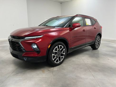 Used 2025 Chevrolet Blazer RS FWD image 3