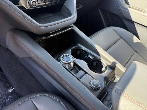 New 2025 Ford Explorer Active w/ Active Comfort Package image 13