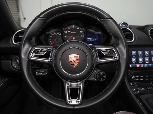 Used 2022 Porsche 718 Boxster RWD image 45