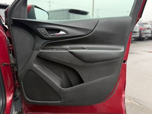 Used 2018 Chevrolet Equinox LT image 16