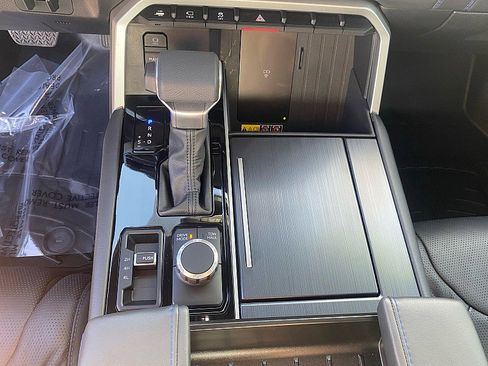 Used 2025 Toyota Sequoia Platinum image 22