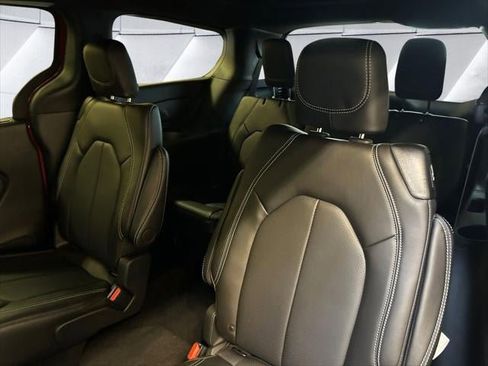 New 2026 Chrysler Pacifica Select image 30