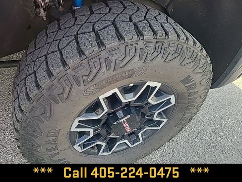 Used 2025 GMC Sierra 2500 AT4X image 20