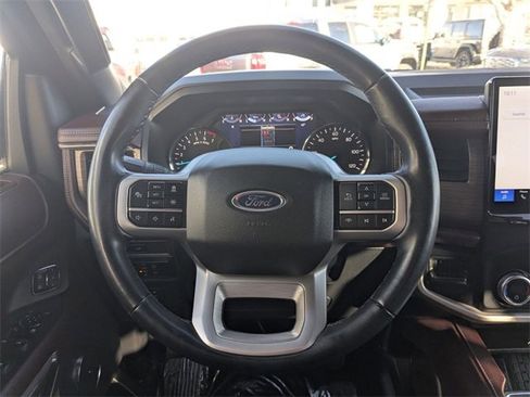Used 2024 Ford Expedition Limited image 19