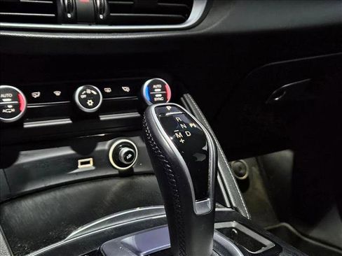 Used 2021 Alfa Romeo Stelvio Sprint image 17