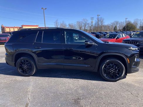 New 2026 Chevrolet Traverse LT w/ Midnight/Sport Edition image 2