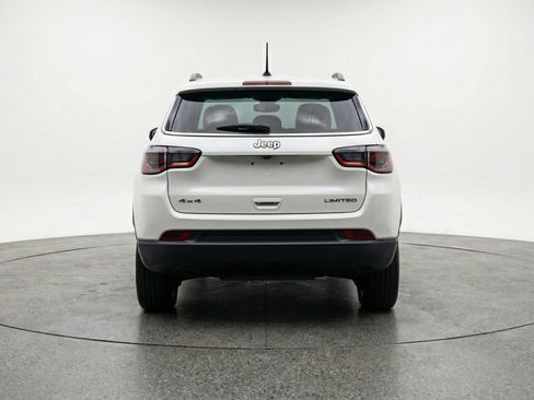 Used 2025 Jeep Compass Limited image 7