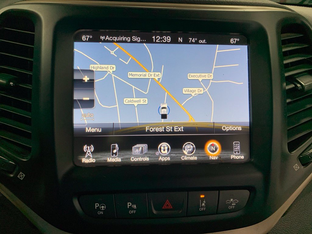 Used 2017 Jeep Cherokee Limited w/ Luxury Group AWD/4WD image 22