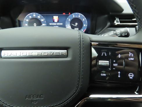 Used 2025 Land Rover Range Rover Velar Dynamic SE AWD/4WD image 12