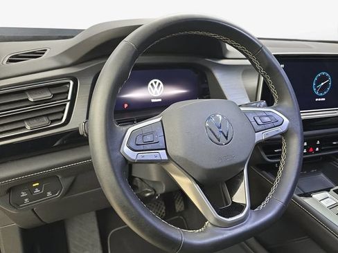Used 2024 Volkswagen Atlas Cross Sport SE FWD image 15