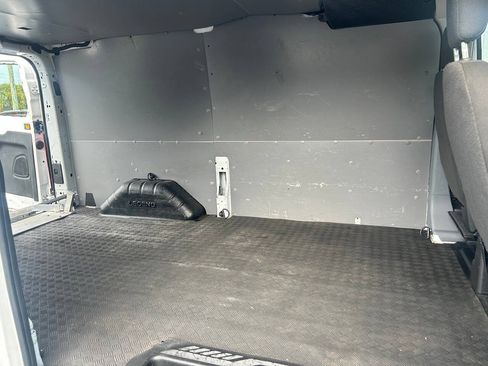 Used 2018 Ford Transit 250 130 Low Roof w/ Exterior Upgrade Package RWD image 11