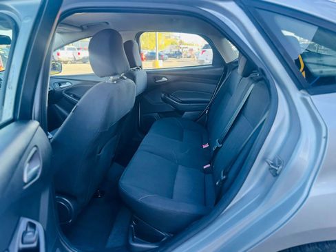 Used 2016 Ford Focus SE FWD image 13