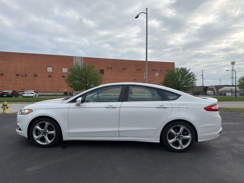 Used 2016 Ford Fusion SE image 8