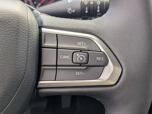 Used 2025 Jeep Compass Latitude w/ Convenience Group AWD/4WD image 24