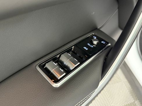 New 2026 Jaguar F-PACE R-Dynamic S image 13