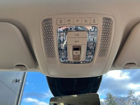 Used 2025 Mercedes-Benz GLE 350 4MATIC image 30