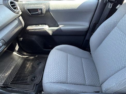 Used 2022 Toyota Tacoma SR5 w/ SR5 Appearance Package (SM) image 12