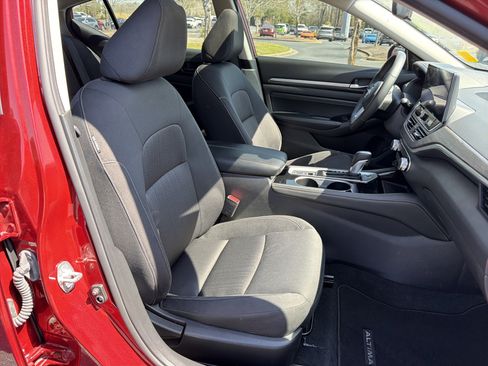 Used 2023 Nissan Altima 2.5 SV w/ SV Premium Package image 13
