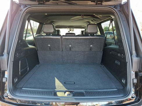 Certified 2024 Jeep Wagoneer L Series II w/ Flexible Seating Group image 18