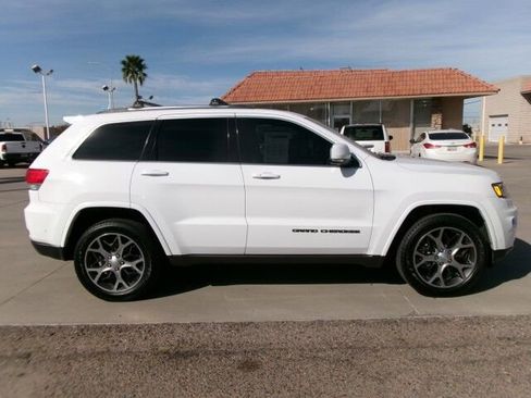 Used 2018 Jeep Grand Cherokee Limited image 6