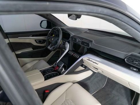 Used 2019 Lamborghini Urus image 30
