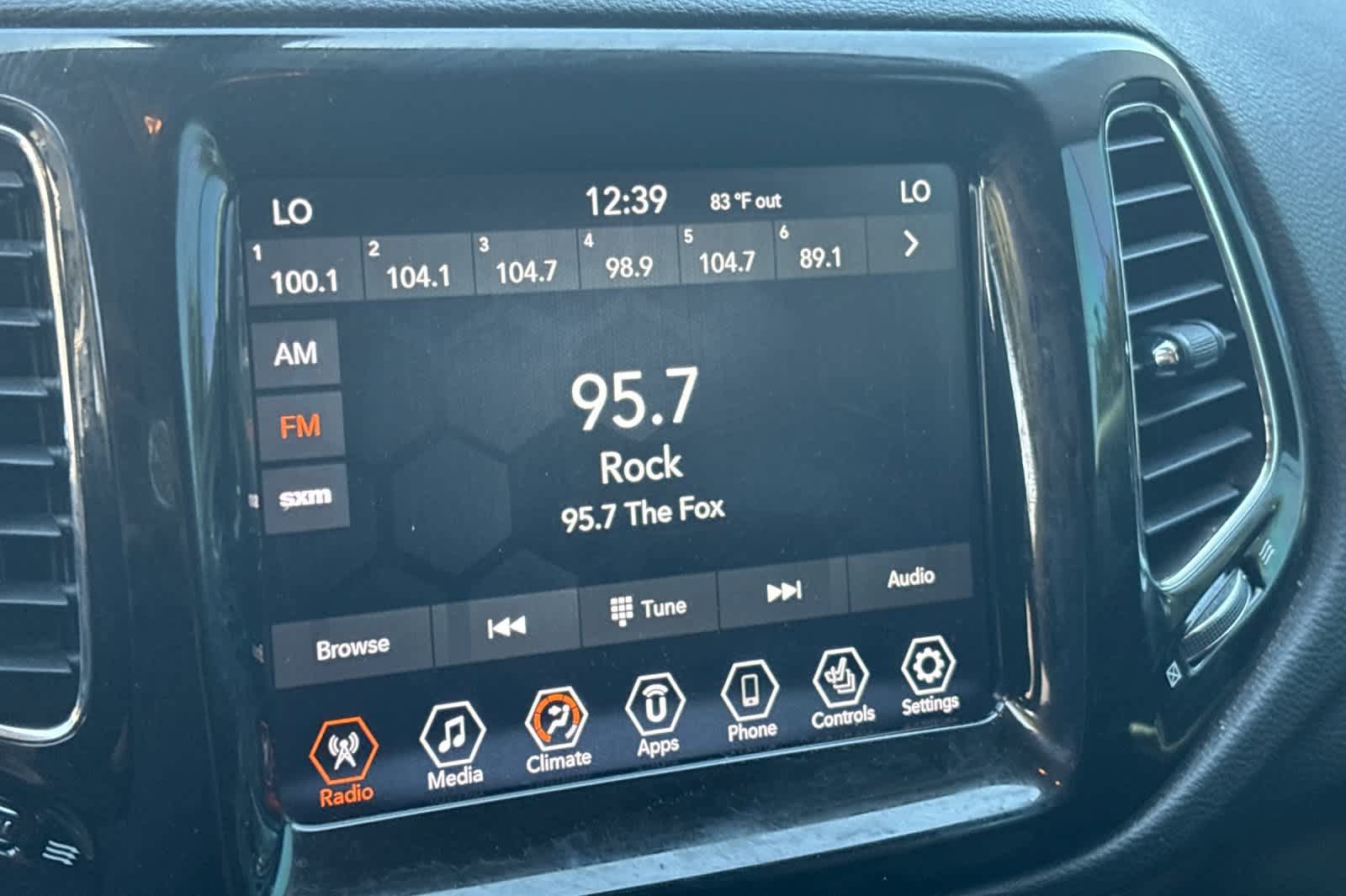 Used 2019 Jeep Compass Limited AWD/4WD image 20