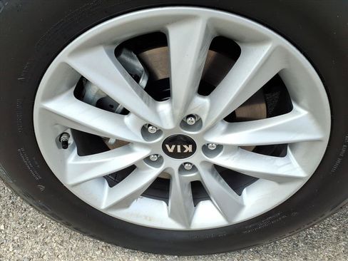 Used 2019 Kia Sorento AWD w/ LX Convenience Package image 11