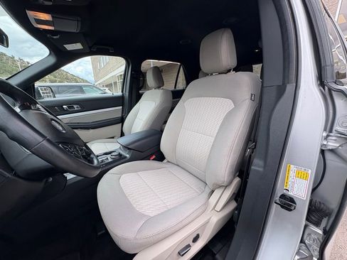 Used 2018 Ford Explorer 4WD image 17