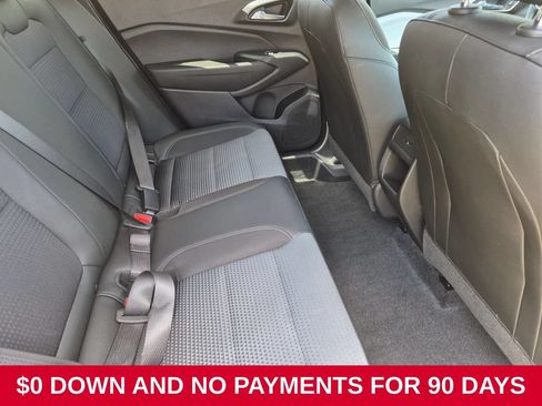 Used 2025 Chevrolet Trax LT w/ LT Convenience Package FWD image 27