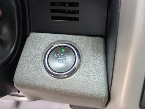 Used 2019 Ford F150 Lariat w/ Max Trailer Tow Package image 21