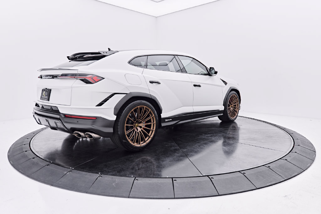 Used 2023 Lamborghini Urus Performante AWD/4WD image 16