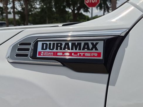Used 2024 GMC Sierra 3500 Denali w/ Denali Reserve Package AWD/4WD image 6