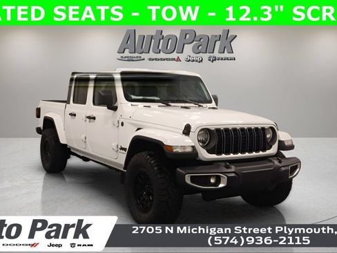Used 2025 Jeep Gladiator Sport AWD/4WD image 3
