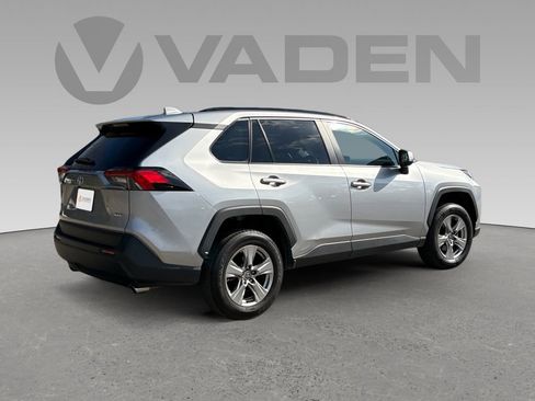 Used 2022 Toyota RAV4 XLE image 19
