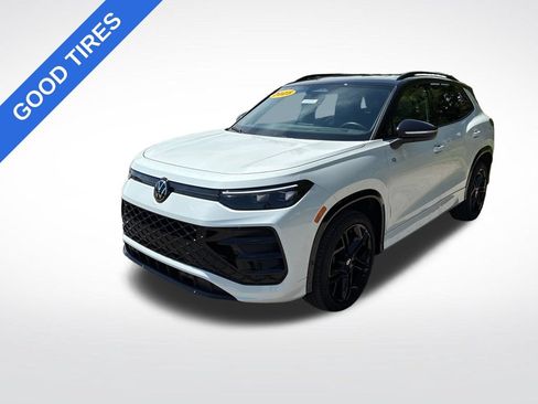 Used 2025 Volkswagen Tiguan SE R-Line AWD/4WD image 7
