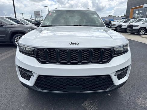 New 2025 Jeep Grand Cherokee Altitude RWD image 2