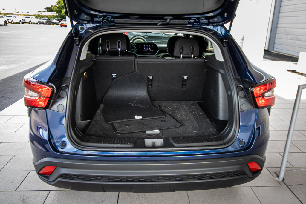 Used 2024 Chevrolet Trax LS FWD image 16