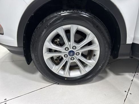 Used 2017 Ford Escape SE AWD/4WD image 4