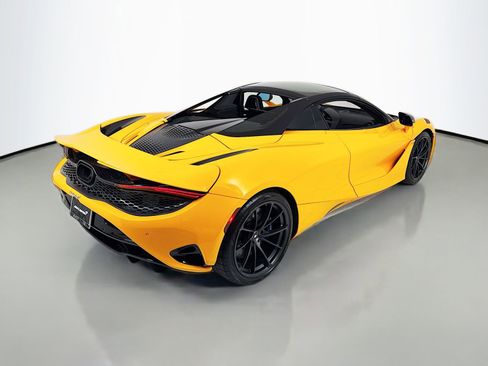 Used 2024 McLaren 750S Spider image 7